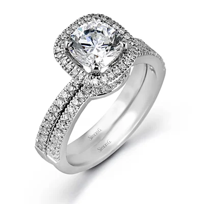 Custom - Designed Diamond Rings to Reflect Your PersonalityWedding Set in 18k Gold with Diamonds