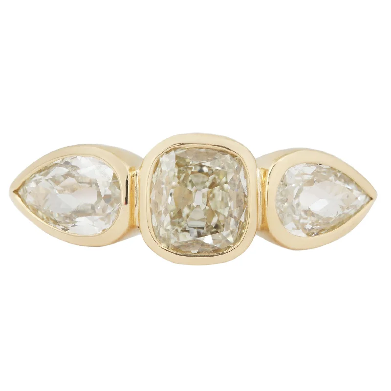 Sierra Three Diamond Ring