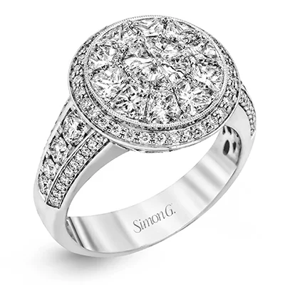 Solitaire Diamond Rings in Platinum SettingsEngagement Ring in 18k Gold with Diamonds