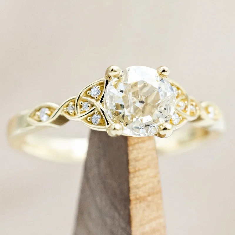 "AIFE" - CELTIC KNOT DESIGNED ENGAGEMENT RING WITH A 1.05CT ROUND CUT CHAMPAGNE DIAMOND