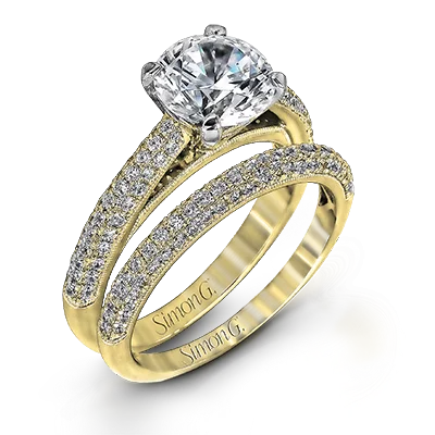 Solitaire Diamond Rings in Platinum SettingsWedding Set in 18k Gold with Diamonds