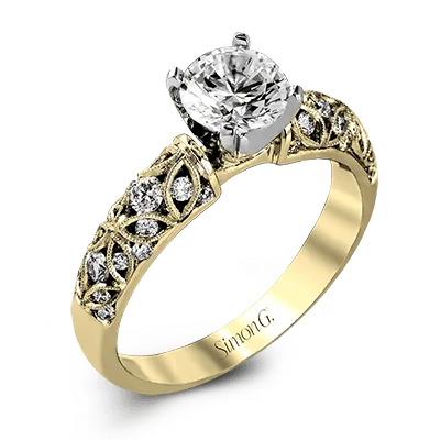 Three - Stone Diamond Rings with Princess - Cut DiamondsEngagement Ring in 18k Gold with Diamonds