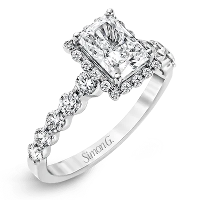 Solitaire Diamond Rings in Platinum SettingsEngagement Ring in 18k Gold with Diamonds