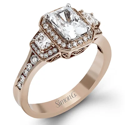 Three - Stone Diamond Rings with Princess - Cut DiamondsEngagement Ring in 18k Gold with Diamonds