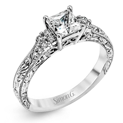 Three - Stone Diamond Rings with Princess - Cut DiamondsEngagement Ring in 18k Gold with Diamonds