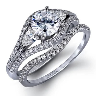 Custom - Designed Diamond Rings to Reflect Your PersonalityWedding Set in 18k Gold with Diamonds