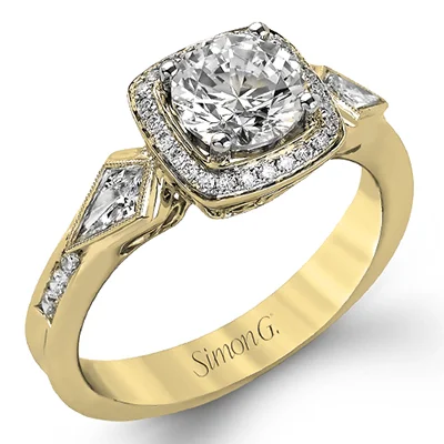 Three - Stone Diamond Rings with Princess - Cut DiamondsEngagement Ring in 18k Gold with Diamonds