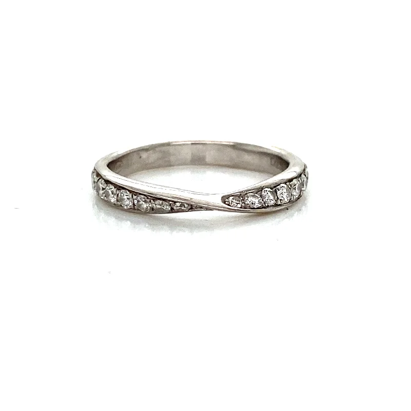 Comfort - Fit Wedding Bands for All - Day WearOne Row Pinch Pave Wedder