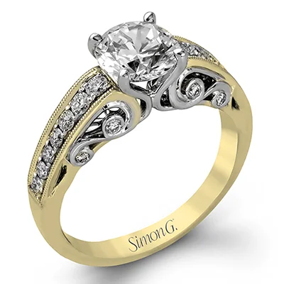 Three - Stone Diamond Rings with Princess - Cut DiamondsEngagement Ring in 18k Gold with Diamonds