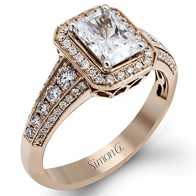 Custom - Designed Diamond Rings to Reflect Your PersonalityEngagement Ring in 18k Gold with Diamonds