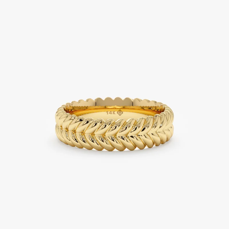 Two - Tone Wedding Bands in Gold and PlatinumChevron Design Ribbed Ring, Chitah