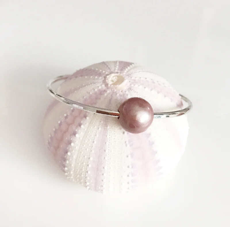 Stackable Bangle Sets for a Trendy LookBangle MIKA - lavender pearl (B345)